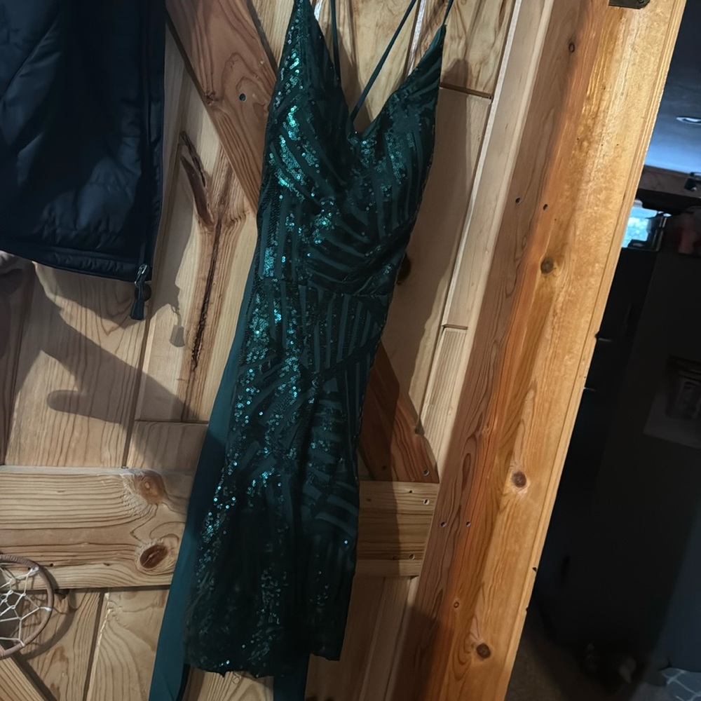Very gorgeous dress, very flattering, and quite comfy